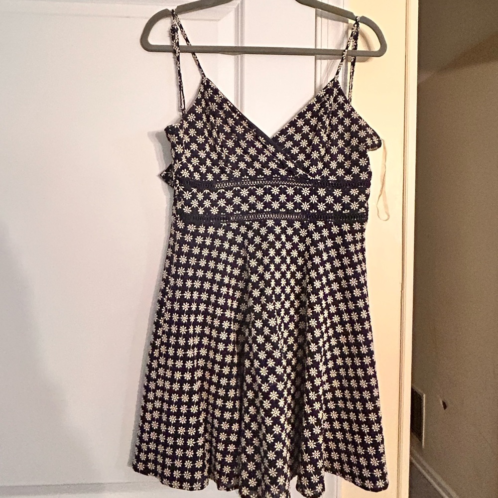 Chic Navy Dress with White Floral Pattern
